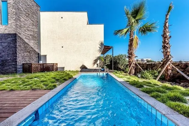 Premier Garden Pool Villa