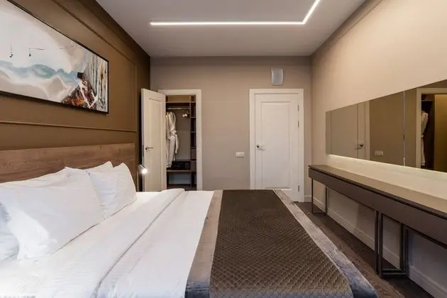 Luxury Oda