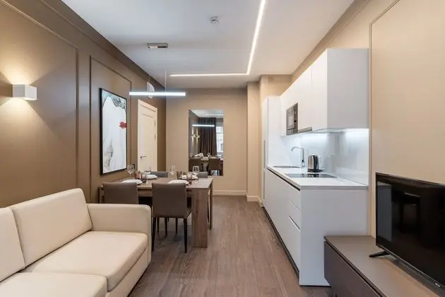 Luxury Oda