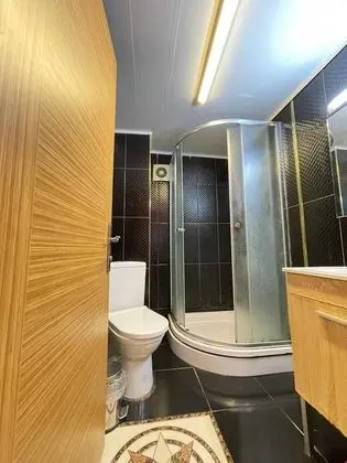 Deluxe Family Suit
