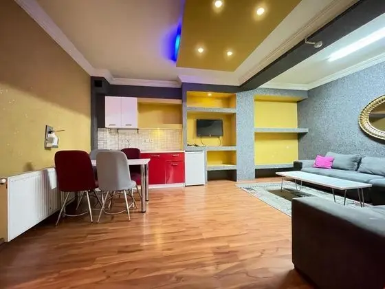 Deluxe Family Suit