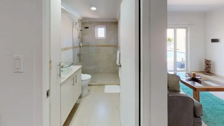 Family Tek Büyük Yataklı Oda, Buzdolabı ve Mikrodalga, Havuz Kenarı