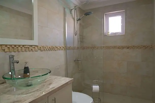Family Tek Büyük Yataklı Oda, Buzdolabı ve Mikrodalga, Havuz Kenarı
