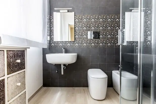 Üç Kişilik Oda, Balkon