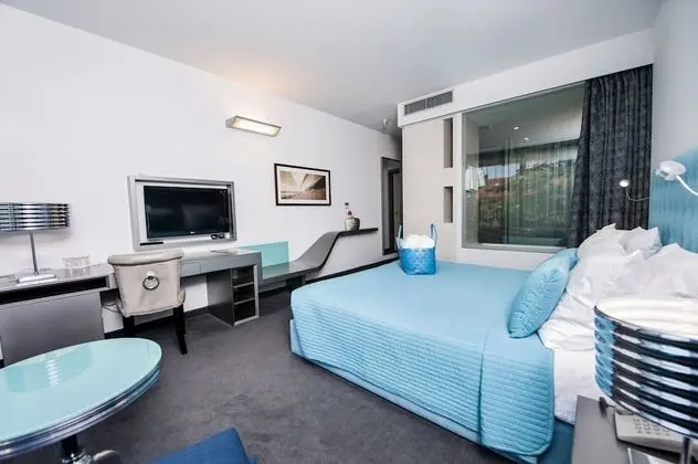 Tek Büyük Yataklı Oda, Balkon