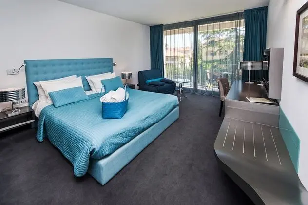 Tek Büyük Yataklı Oda, Balkon