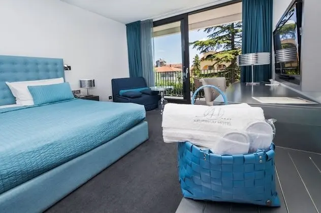 Üç Kişilik Oda, Balkon