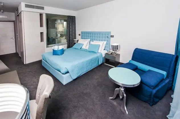 Üç Kişilik Oda, Balkon