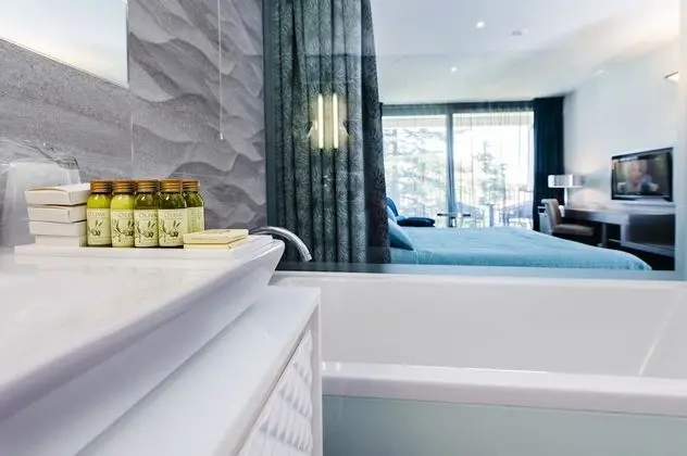 Üç Kişilik Oda, Balkon