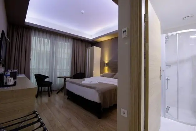 Standart Oda, Sokak Manzaralı