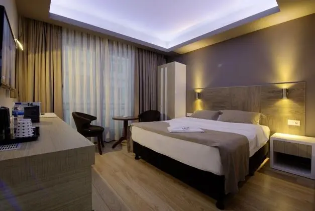 Standart Oda, Sokak Manzaralı
