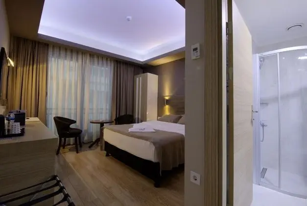 Standart Oda, Sokak Manzaralı