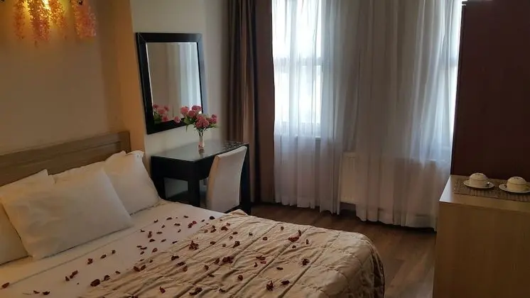 Standard Tek Büyük veya İki Ayrı Yataklı Oda