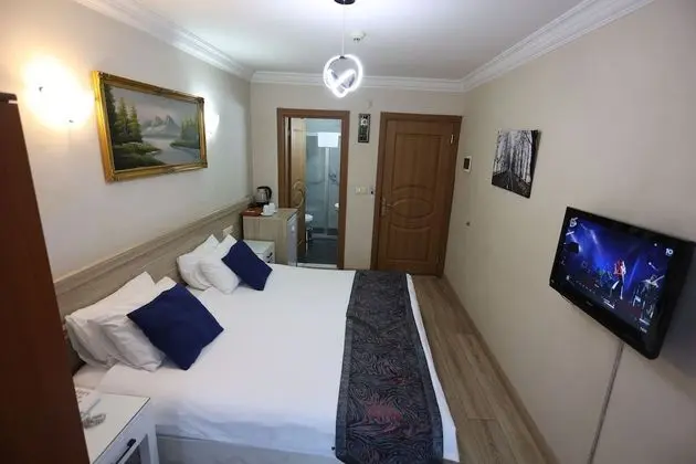 Standard Tek Büyük veya İki Ayrı Yataklı Oda
