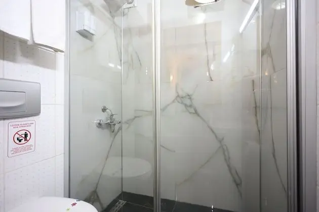 Standard Tek Büyük veya İki Ayrı Yataklı Oda