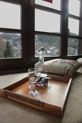 Tek Büyük veya İki Ayrı Yataklı Oda, Dağ Manzaralı