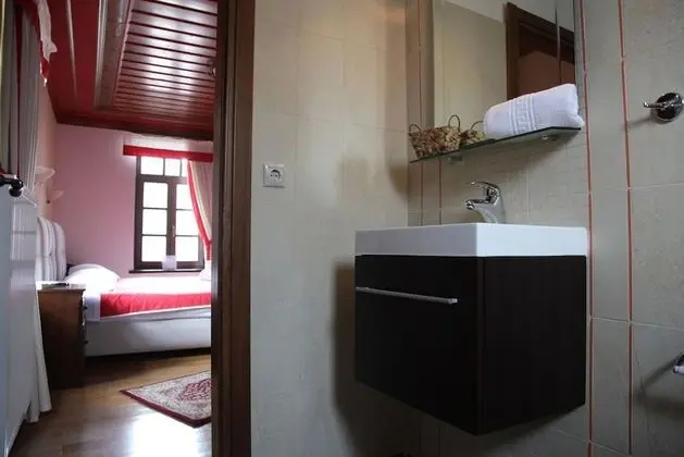Tek Büyük veya İki Ayrı Yataklı Oda, Dağ Manzaralı