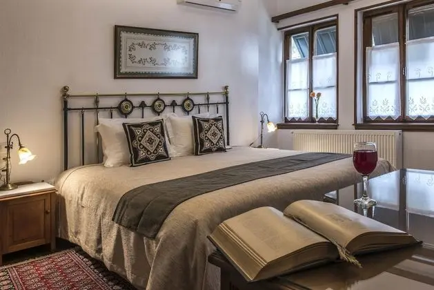 Deluxe Tek Büyük veya İki Ayrı Yataklı Oda, 1 Büyük (Queen) Boy Yatak, Sigara İçilmez, Dağ Manzaralı