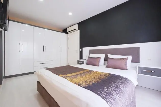 Deluxe Aile Suiti, Kara Manzaralı, Balkonlu