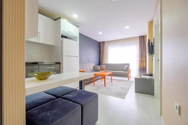 Deluxe Aile Suiti, Kara Manzaralı, Balkonlu