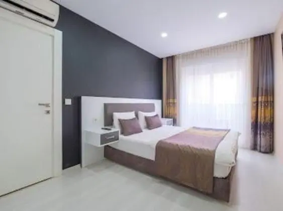 Deluxe Aile Suiti, Kara Manzaralı, Balkonlu