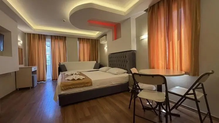 Executive Oda, Kara Manzaralı