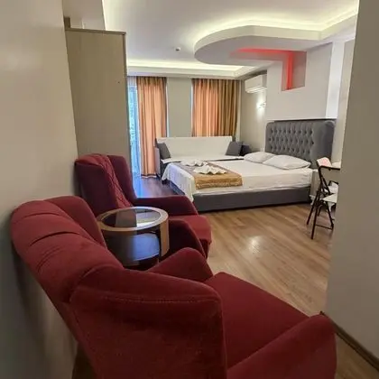 Executive Oda, Kara Manzaralı