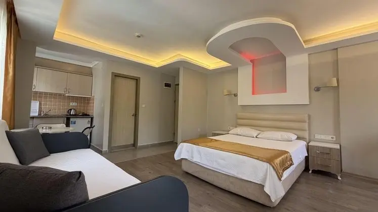 Executive Oda, Kara Manzaralı