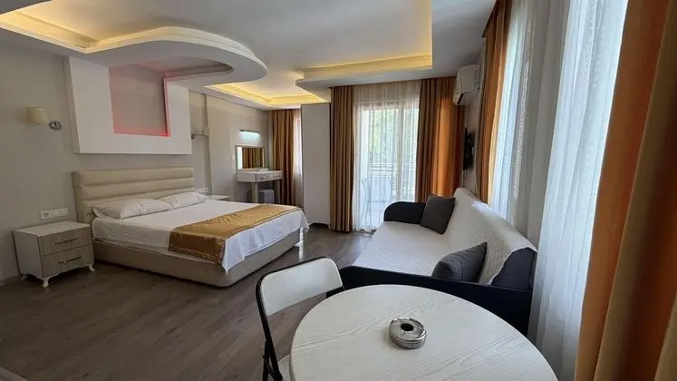 Executive Oda, Kara Manzaralı