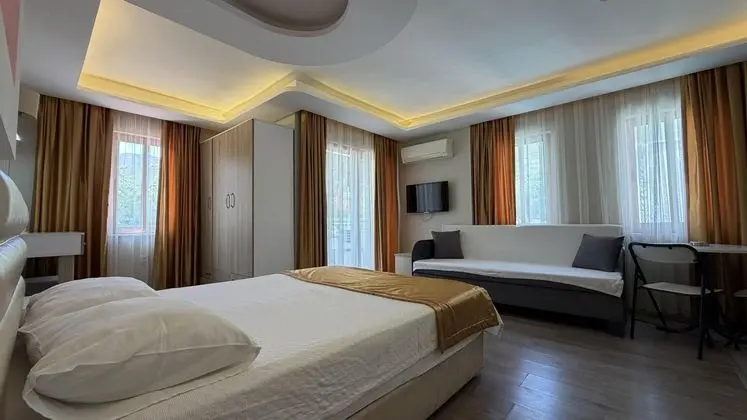 Executive Oda, Kara Manzaralı