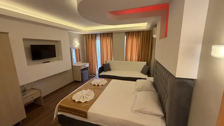 Executive Oda, Kara Manzaralı