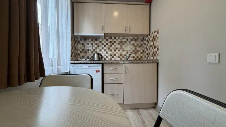Executive Oda, Kara Manzaralı
