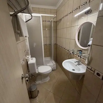 Standart Oda, Kara Manzaralı