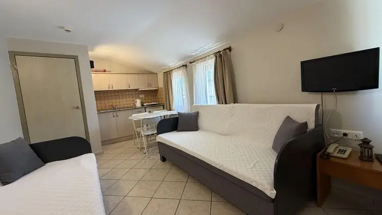 Standart Oda, Kara Manzaralı