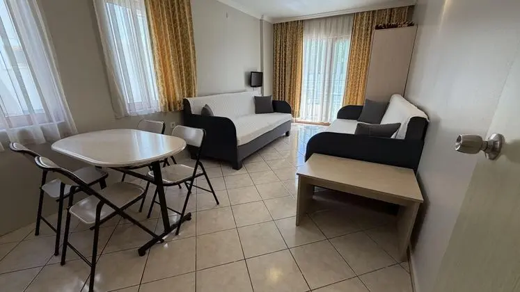Standart Oda, Kara Manzaralı