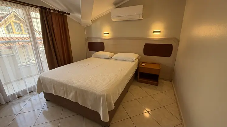 Standart Oda, Kara Manzaralı