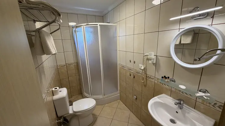 Standart Oda, Kara Manzaralı