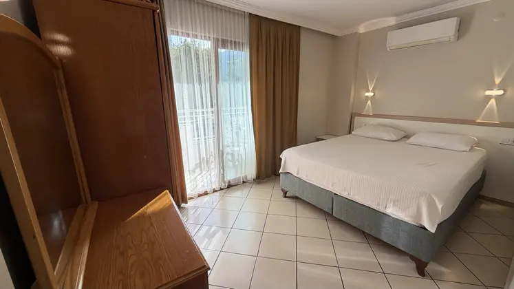 Standart Oda, Kara Manzaralı