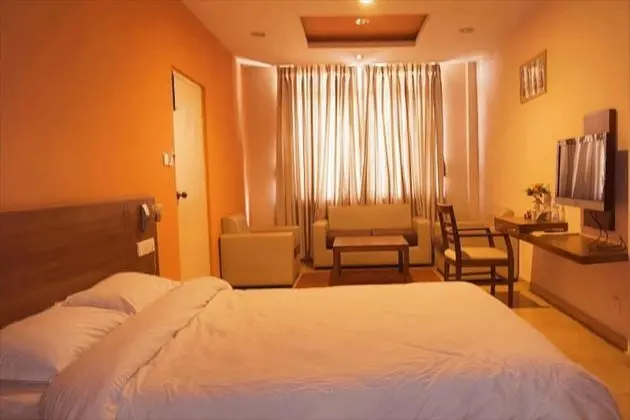 Deluxe Tek Büyük Yataklı Oda, 1 Tek Kişilik Yatak, Sigara İçilebilir, Bahçe Manzaralı