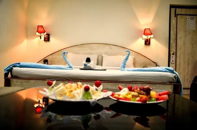Deluxe Büyük Yataklı Tek Kişilik Oda, 1 Çift Kişilik Yatak, Sigara İçilmez, Şehir Manzaralı