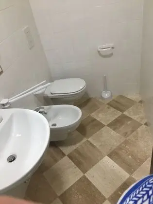 Economy Oda, 1 En Büyük (King) Boy Yatak (Basement)