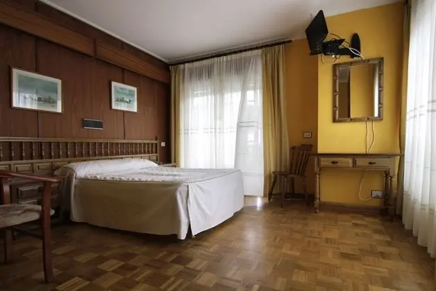 Classic Tek Büyük Yataklı Oda