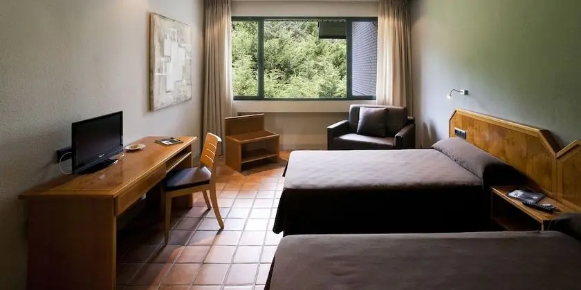 Büyük Yataklı Tek Kişilik Oda