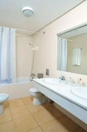 Büyük Yataklı Tek Kişilik Oda