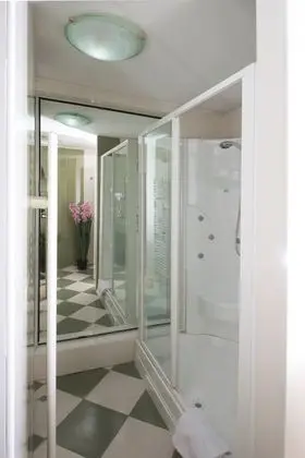 Büyük Yataklı Tek Kişilik Oda (Budget)