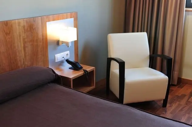 Büyük Yataklı Tek Kişilik Oda