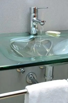 Büyük Yataklı Tek Kişilik Oda