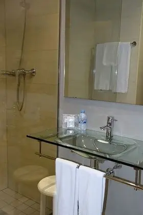 Üç Kişilik Oda (2 adultos + 1 niño)