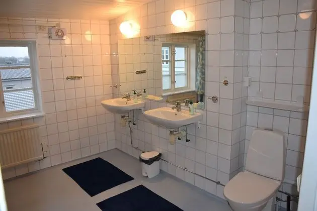 Tek Büyük Yataklı Oda, Ortak Banyo