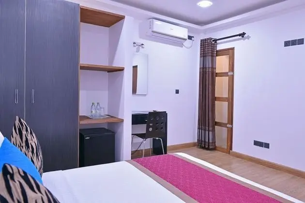 Tek Büyük Yataklı Oda, 1 Çift Kişilik Yatak